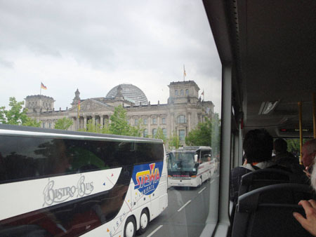 Bus 100 am Reichstag