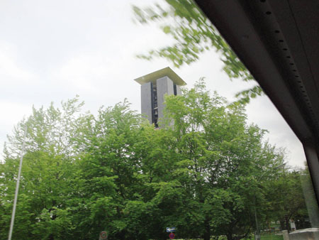 Glockenturm im Tiergarten