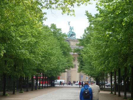 Weg vom Reichstag zum Brandenburger Tor