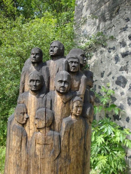 Holzfiguren
