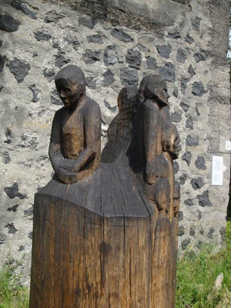 Geschnitzte Holzfiguren

