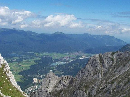 blick ins tal vom karwendel