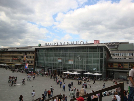Hauptbahnhofs-Vorplatz