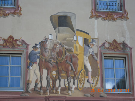 Fassade mit Motiv Kutsche