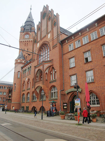 Das Rathaus von Köpenick, ein Gebäude aus rotem Backstein