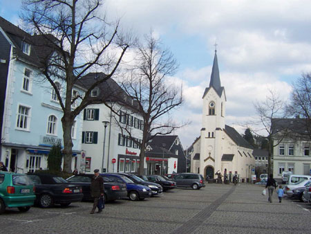 Marktplatz mit evangelischer Kirche