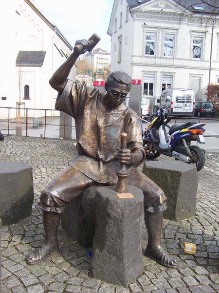 Münzschläger auf dem Marktplatz in Wipperfürth