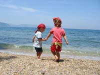 Kinder am Strand