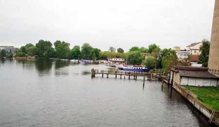 Bootsanleger an der Spree