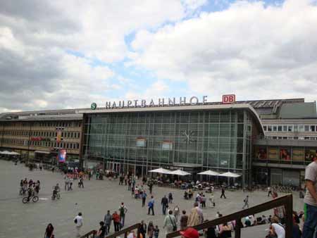Hauptbahnhofs-Vorplatz