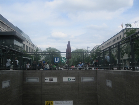 Abgang zur U-Bahn