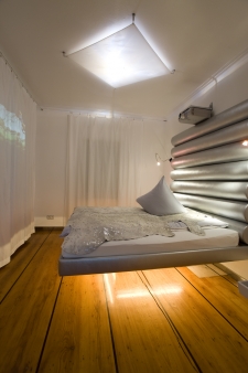 Bett schwebend Media Suite