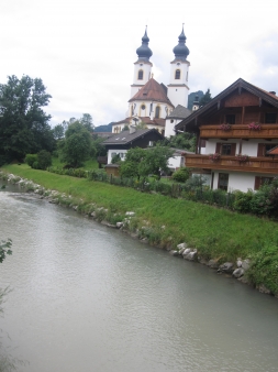 Die Prien mit der Kirche