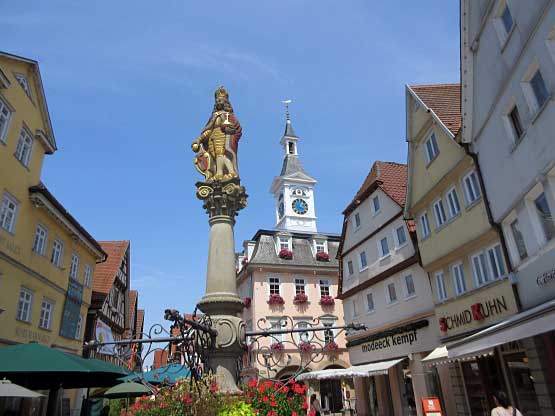 Marktplatz mit Marktbrunnen