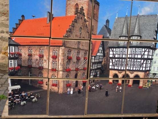 Wandgemälde: Rathaus mit Walpurgiskirche