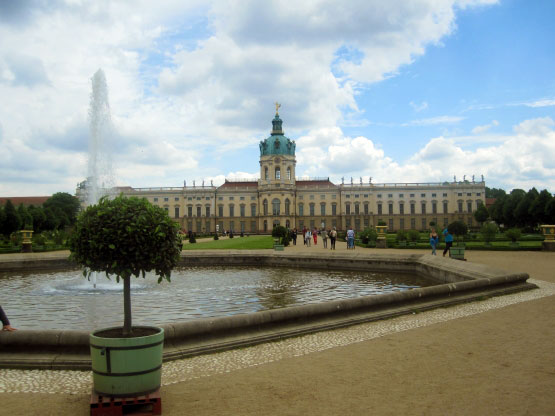 Teich mit Springbrunnen