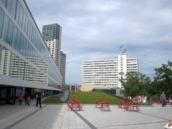 Bikini-Haus und Zoo, Berlin