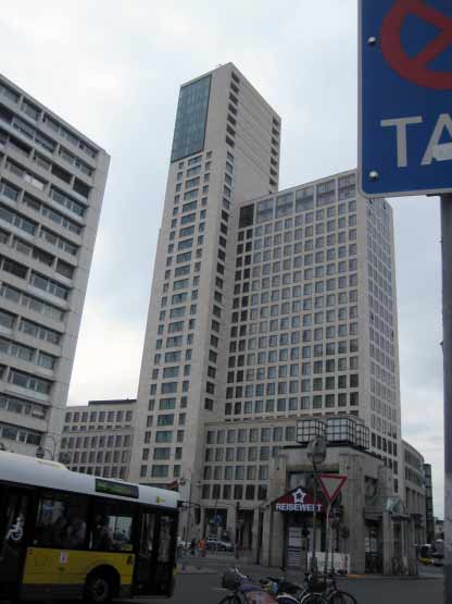 Das neue Waldorf-Hotel