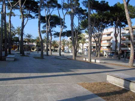 Cala Ratjada Palmenplatz