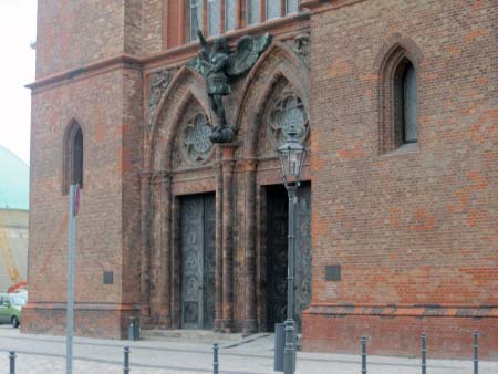 Das Kirchen-Portal