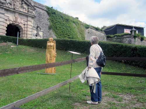 Kunstausstellung vor der Burg