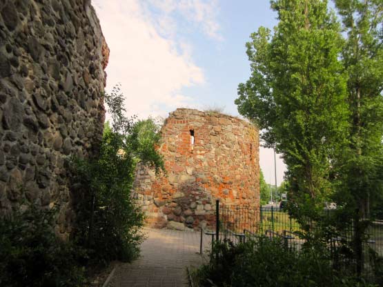 Alte Stadtmauer mit Turm
