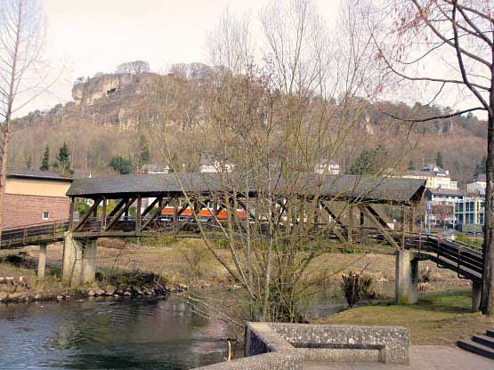 Holzbrücke im Kurpark