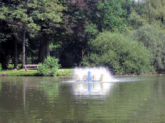 Julianenpark Wasserspiele, Springbrunnen, Bänke