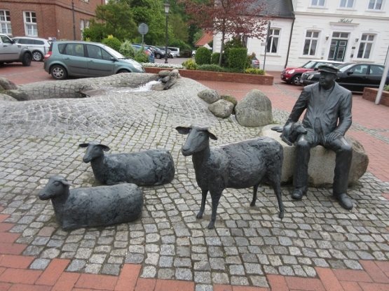 Schafsgruppe auf dem Marktplatz