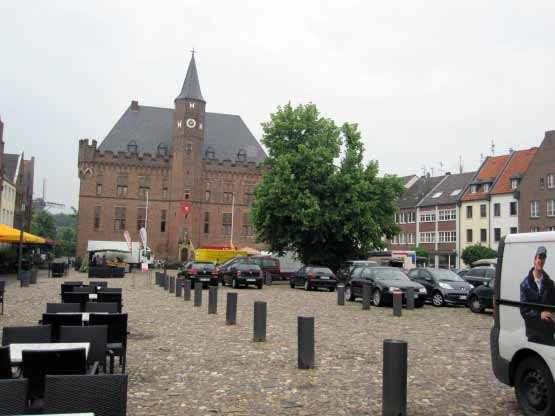 Marktplatz mit Rathaus