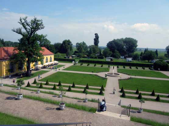 Der Klostergarten mit der Gaststätte