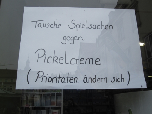 Originelles Schild an einer Apotheke