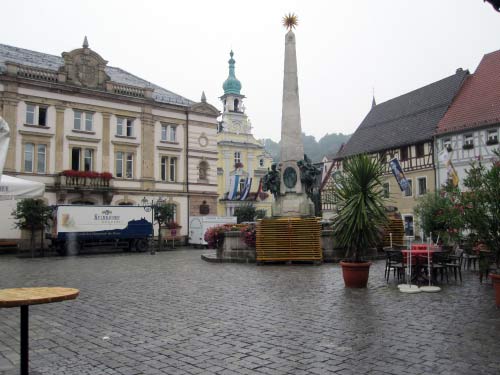 Markt, Luitpold-Brunnen und Rathaus