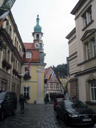 Seitenansicht des Rathauses