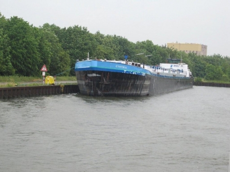 Öltanker auf Weser