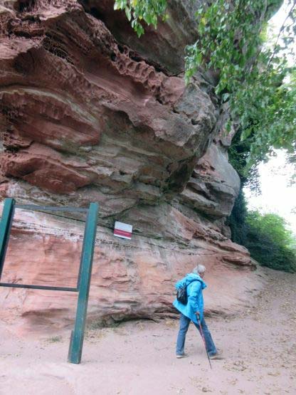 Aufstieg zur Ruine Lindelbrunn