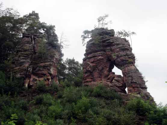 Schillerfelsen mit Felstor