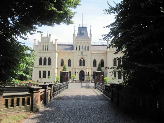 Schloss Evenburg, Leer