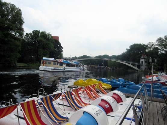 Spree - Bootsverleih mit Imbiss, Berlin-Treptow