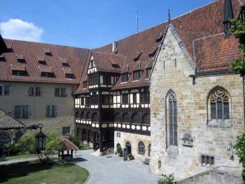 Der Innenhof der Festung mit Museum