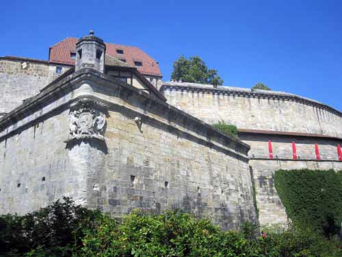 Die Burg rückt näher