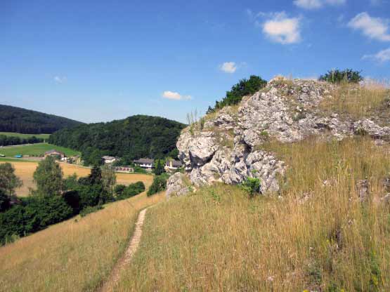 Wandern - Bergpfad - Burgstall